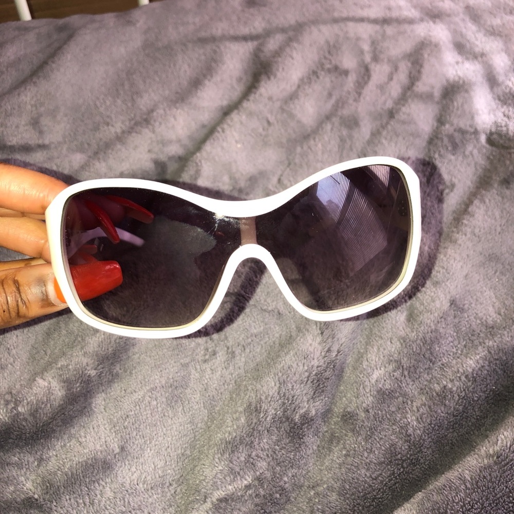 ❗️SOLD❗️Authentic Dolce and Gabbana Sunglasses - Picture 3 of 4